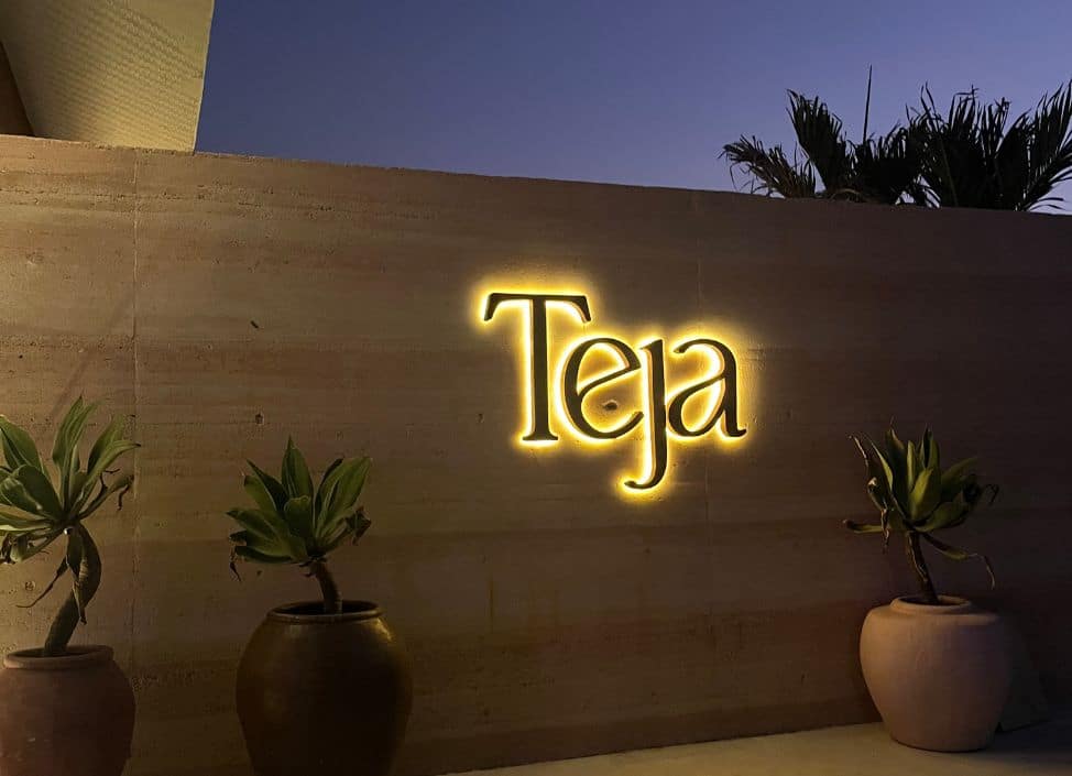 teja-restaurant-night