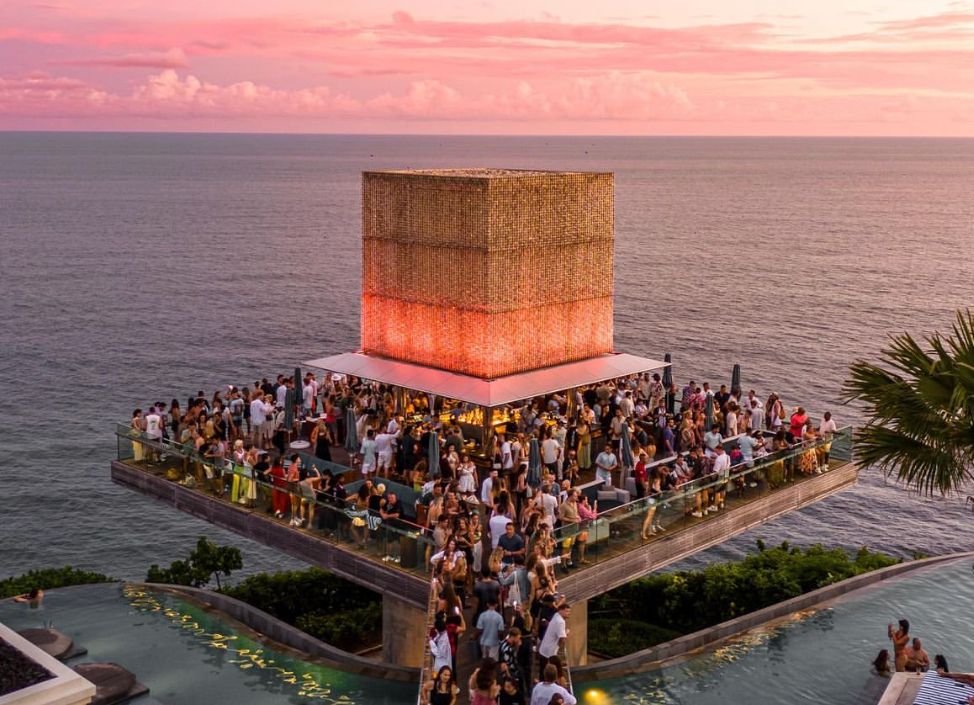 savaya-pool-club-party