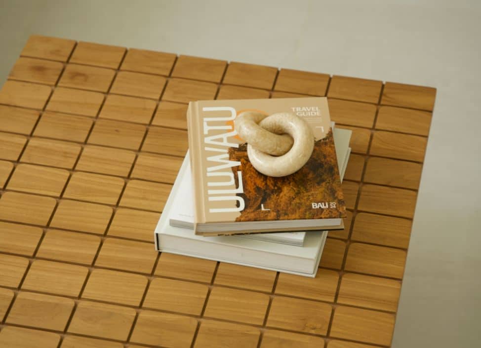 Travel guide to Uluwatu in Bali with beaches, temples, restaurants, and nightlife tips