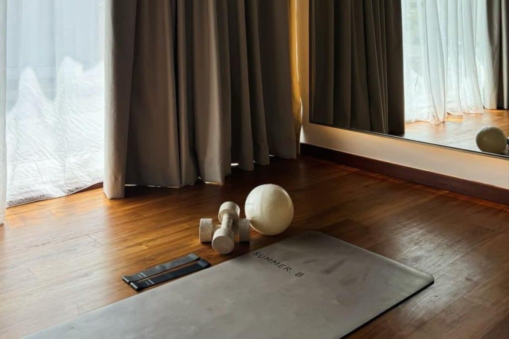 Mat pilates class setting at Summer B Girls studio