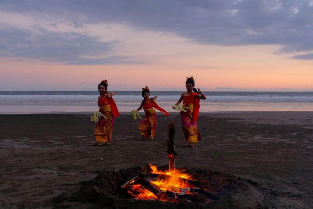 Traditional Balinese dance performance at sunset at Lost Lindenberg Bali.