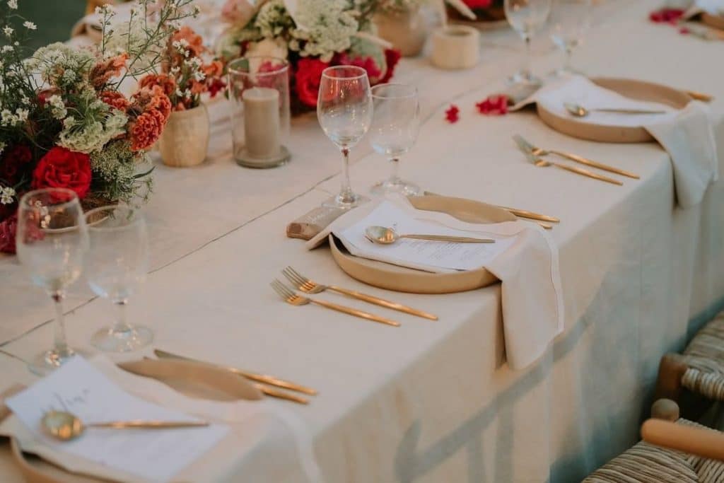 Elegant wedding reception at The Ungasan Clifftop Resort overlooking the Indian Ocean