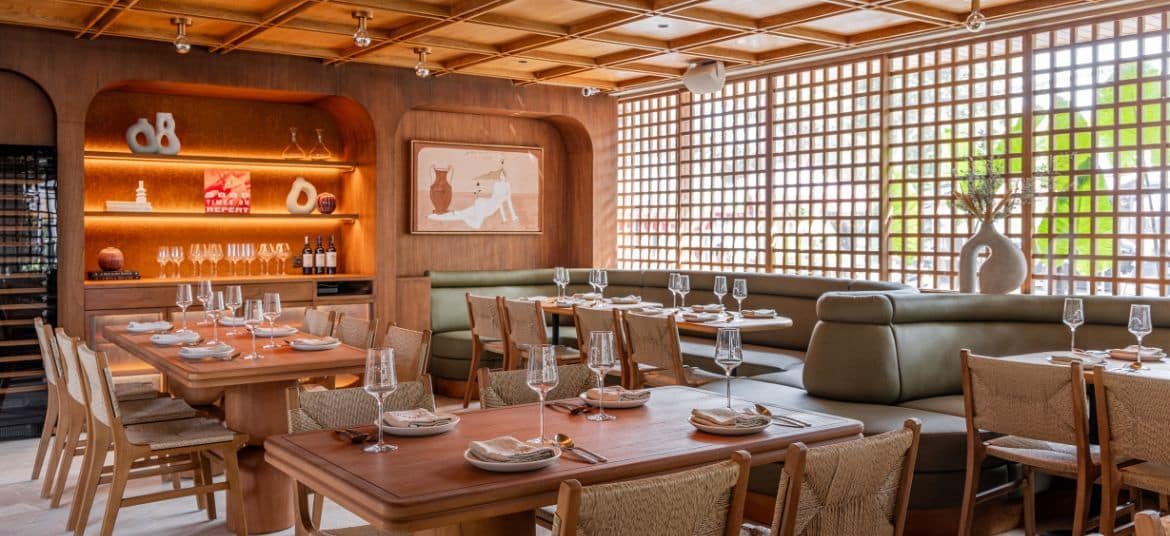 Elegant dinner setup at one of the best dining restaurants in Canggu, Bali