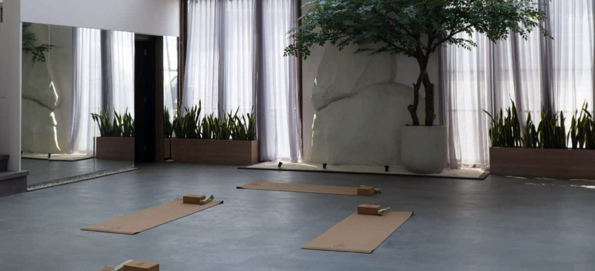 Mat pilates class setup at Luna & Sol Pilates studio
