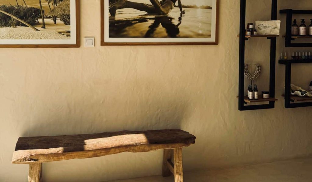 Cozy and inviting interior of Jomo Spa in Uluwatu