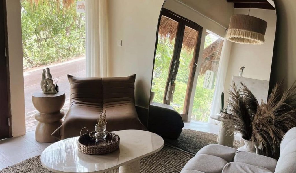 Minimalist and modern interior of Salty Face wellness salon in Uluwatu