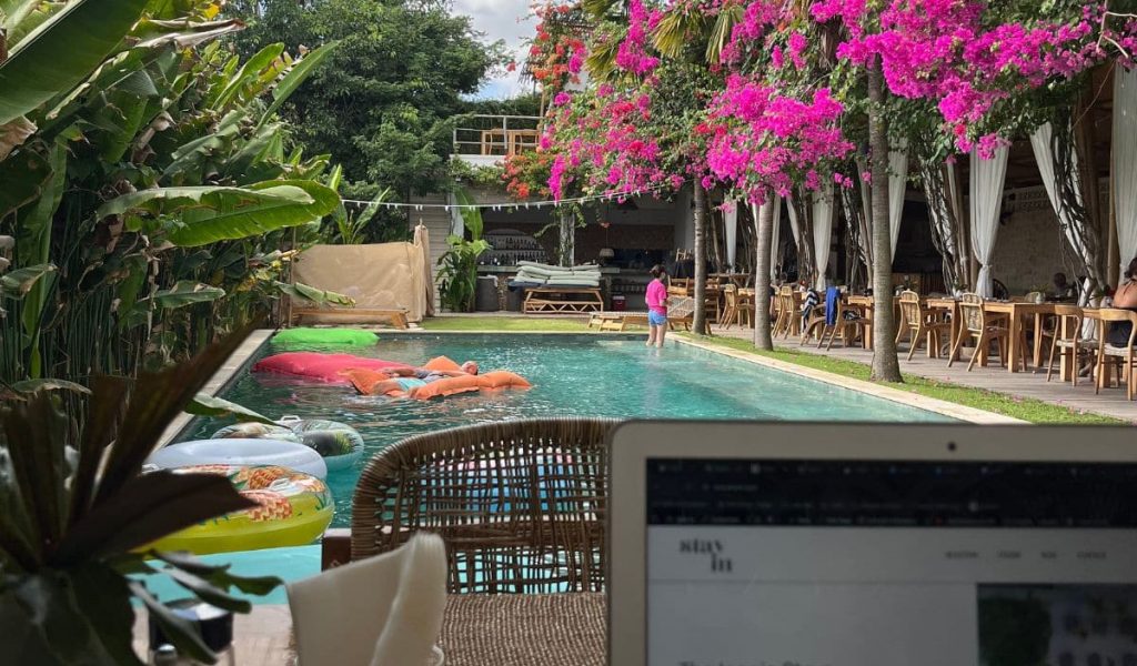 Working tables at Banana Lounge