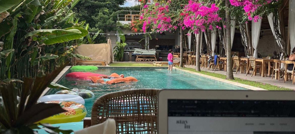 Working tables at Banana Lounge