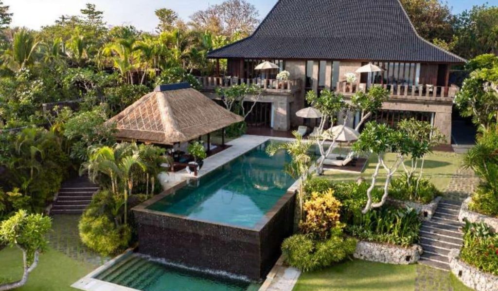 Clifftop luxury villas with ocean views at Bulgari Resort Bali in Uluwatu.