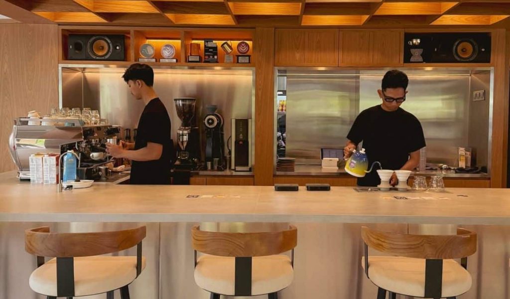 Bar and coffee machine view at Hungry Bird Café Bali