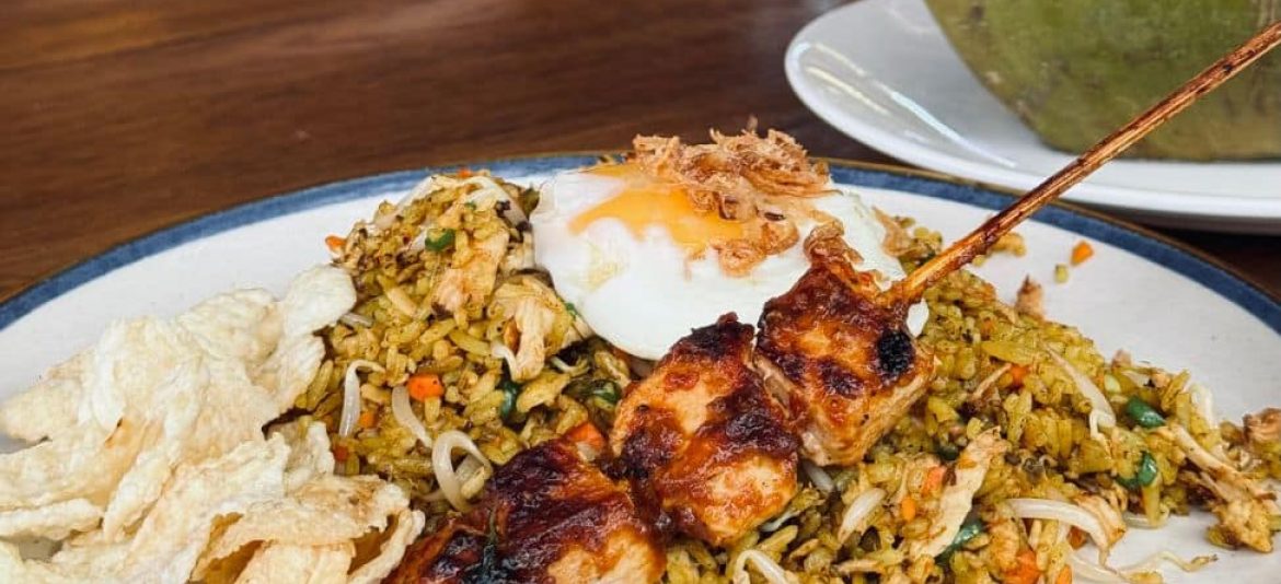 Indonesian nasi goreng and local dishes served at Satu Satu Café Uluwatu