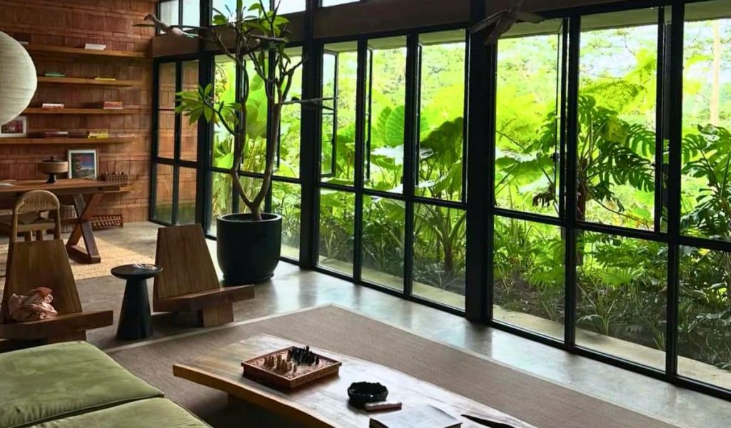 Rumah Subak featuring wood details and Wantilan-style architecture